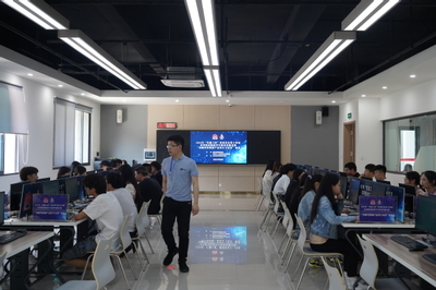 重慶市第十四屆高職技能競賽“金融科技創(chuàng)新產(chǎn)品設計與運營”賽項成功舉辦，我校承辦彰顯教育科技融合新高度